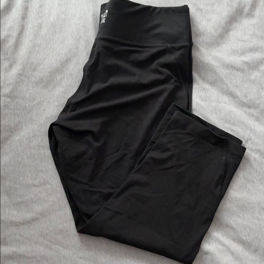 PINK by Victoria’s Secret CROP legging short black